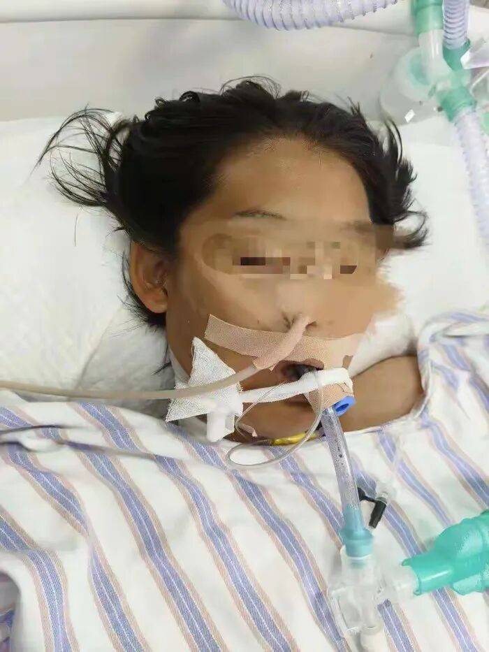 14岁女生拓展营遭体罚身亡,班主任截留求救信案开庭:家属称班主任故意隐瞒孩子身体状况