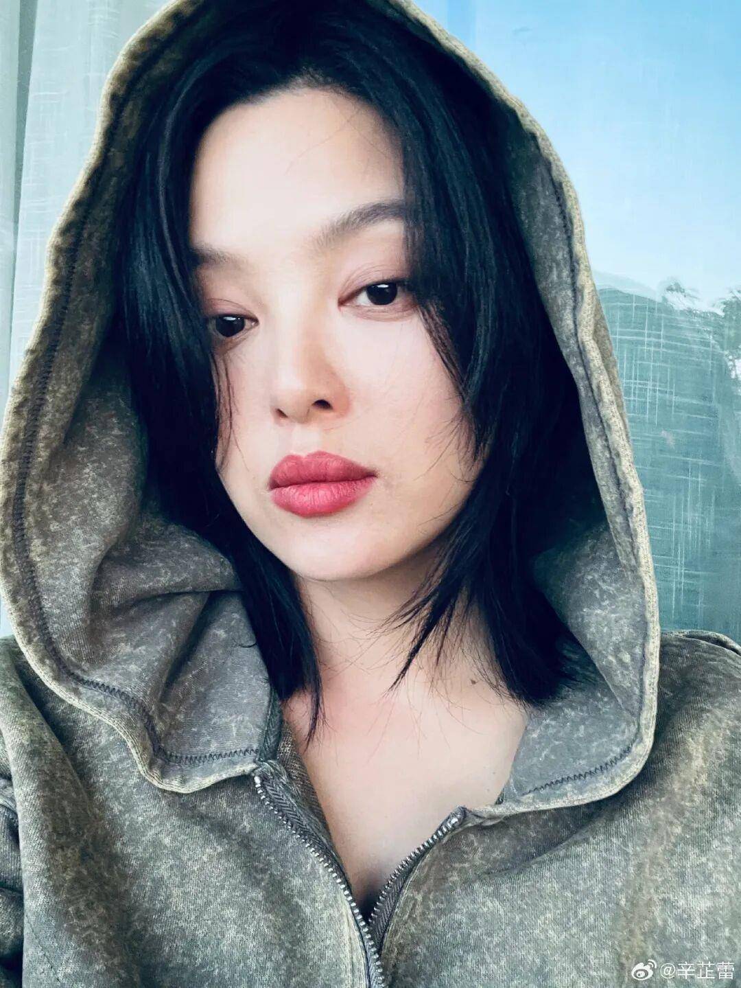 辛芷蕾前经纪人爆料两人决裂详情:培养8年一分未赚,生日当天她把我送上了被告席