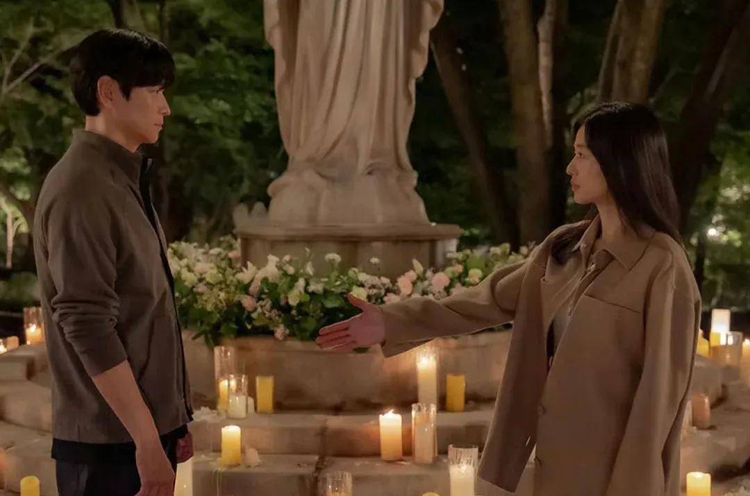 44岁要去“竞选总统”的全智贤,穿衣风格都变了!