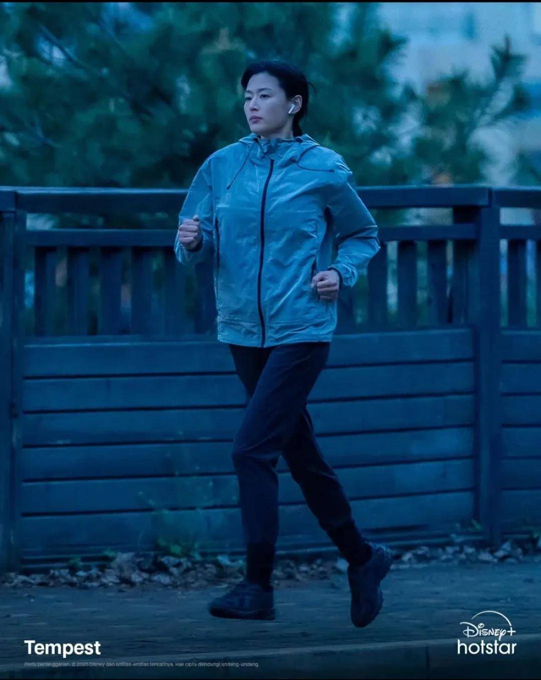 44岁要去“竞选总统”的全智贤,穿衣风格都变了!