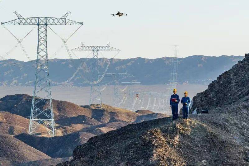 砥砺奋进七十载 天山南北谱华章 | 新疆“风光”点亮万家灯火