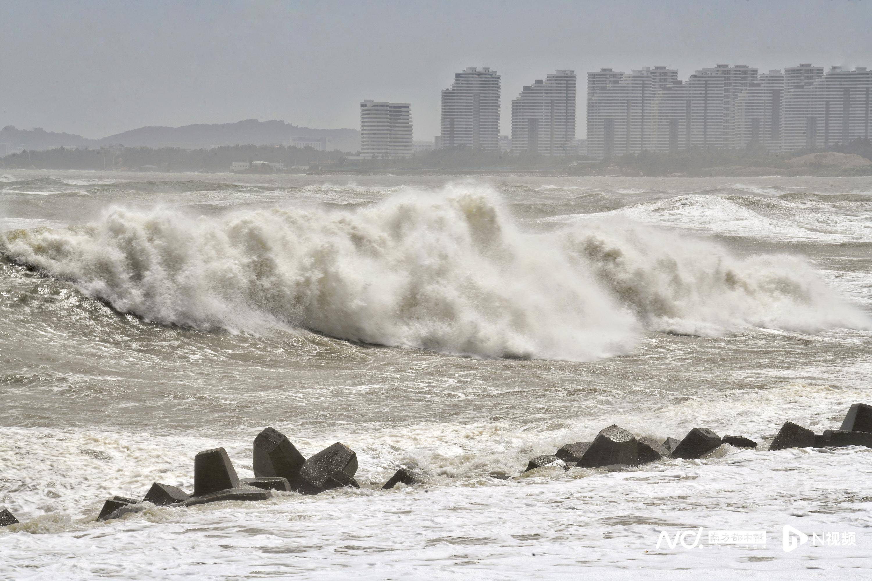 风王“桦加沙”来临前现超美晚霞!广东16城已实行“五停”